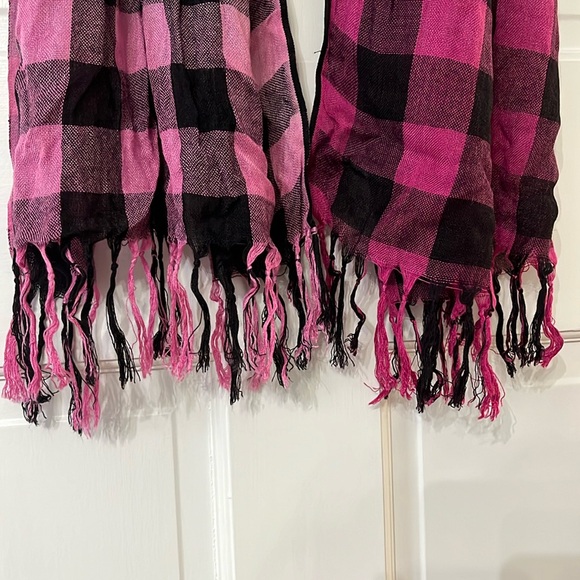 Pink and Black Fringe Scarf - Picture 5 of 6